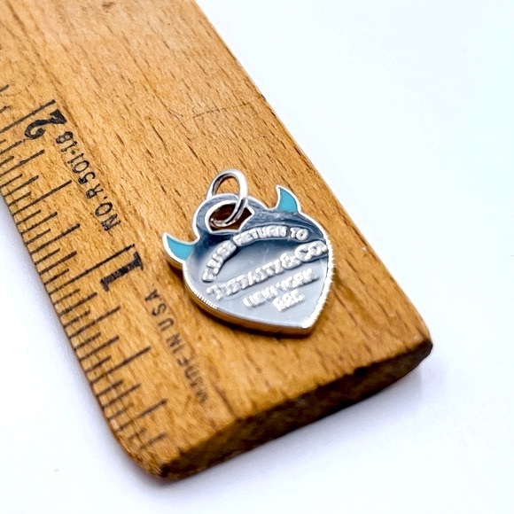 Tiffany & Co. RTT Blue Devil Heart Tag Cha… - Picture 8 of 8